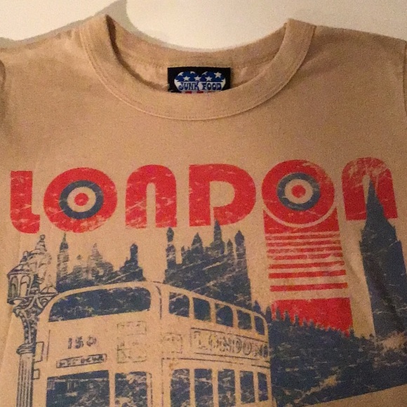 Junk Food Clothing Tops - 🛍🥰💋Awesome Vintage London Tshirt